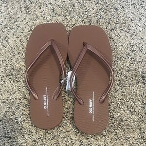 NWT Old Navy Bronze Women's Square Toe Flip Flop Thong Sandals